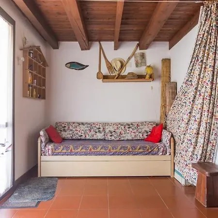 Casa Vacanze Torre Dei Corsari * טורה דיי קורסרי